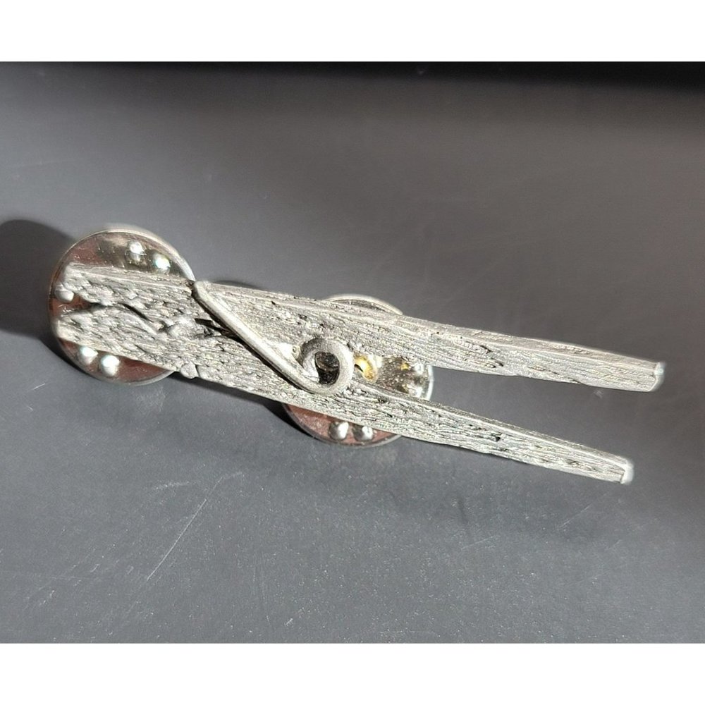 Fine Pewter Clothespin Lapel Pin by GG Harris 1991 Vintage Ct549
